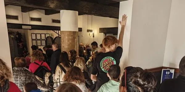 Todos En Azul reclama a PortAventura que faciliti l'accés dels infants amb autisme al parc i a les atraccions