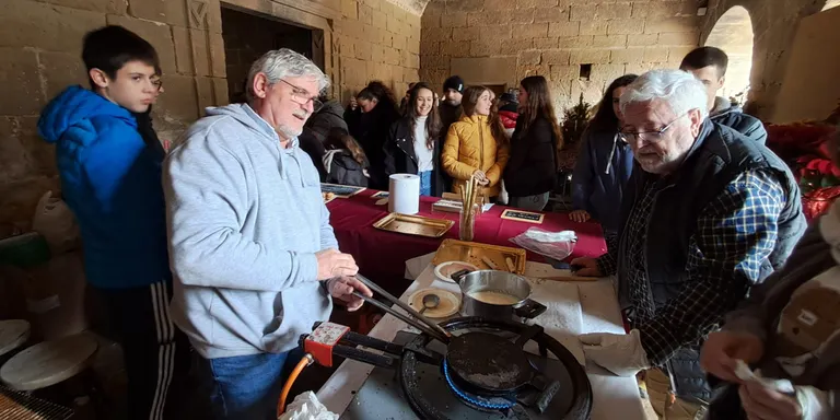 Centenars de persones visiten la Fira de Nadal de Riner, amb la gastronomia tradicional i creativa com a eix central