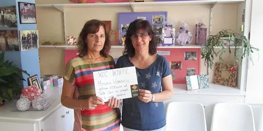 El Taller Claror rep 409 euros recaptats a la Trobada de Patchwork
