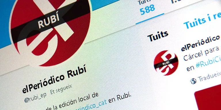 Rebutjada la moció que demanava rescindir el conveni amb El Periódico
