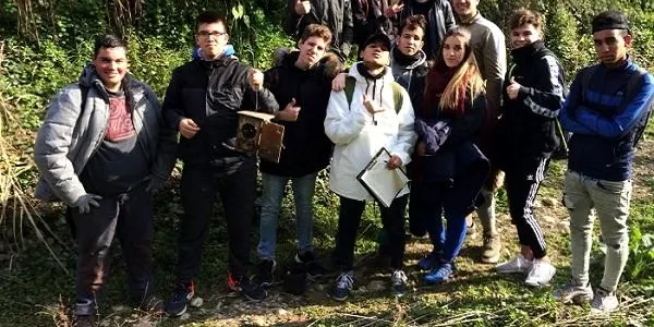 Els alumnes del PTT d’Altafulla realitzen tasques de manteniment a la zona verda de l’entorn del Castell