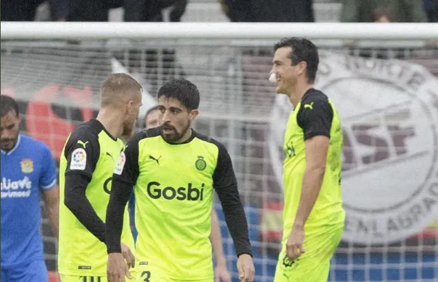 Un Girona FC amb 9 guanya in extremis al Fuenlabrada (1-2)