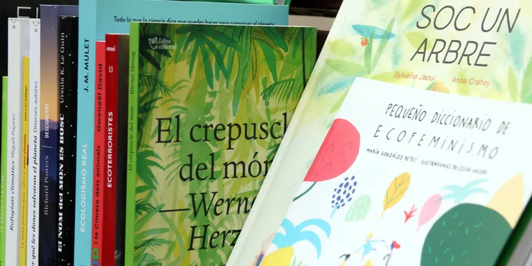 Sant Jordi 2022: Novel·les, assajos, guies i àlbums il·lustrats per posar fre al canvi climàtic