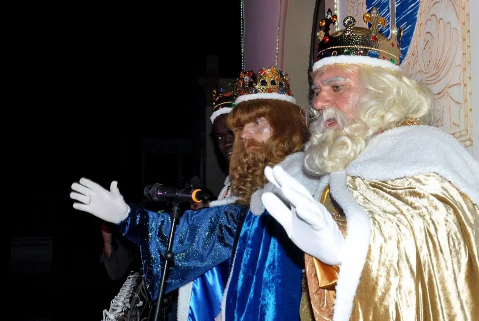 Arriben els Reis de l'Orient amb molta il.lusió i milers de persones esperant-los