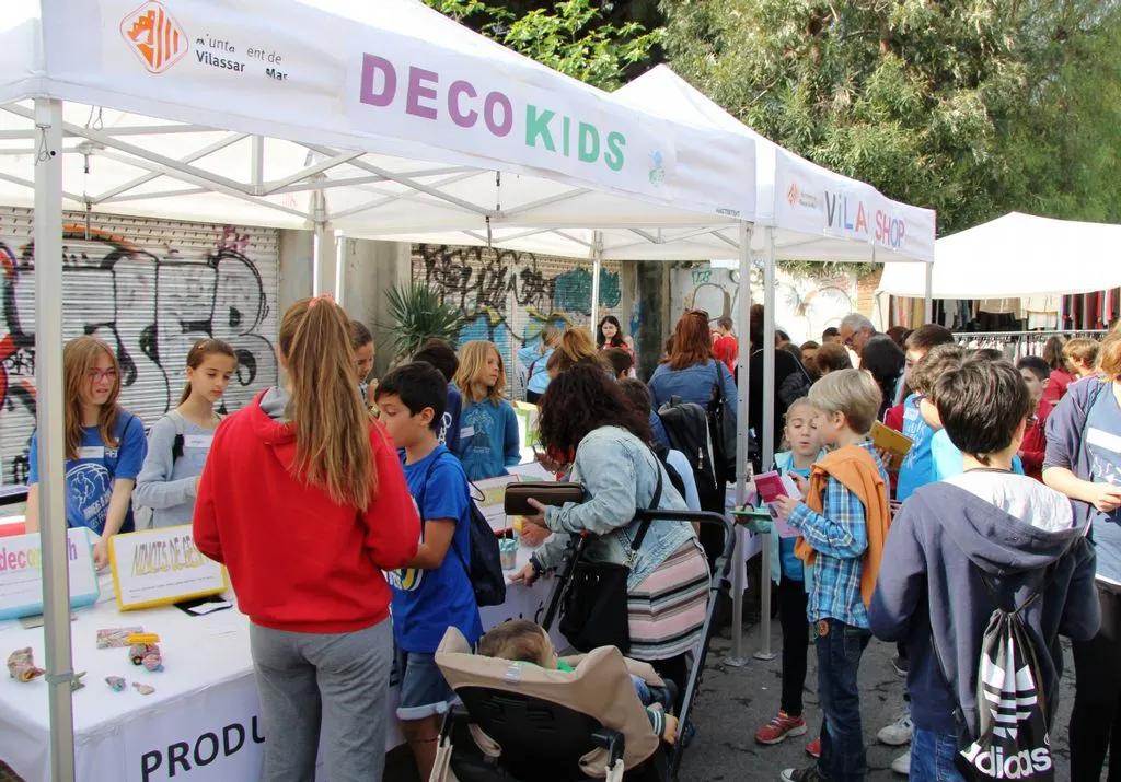 Les cooperatives escolars, al mercat ambulant de dijous 18 de maig