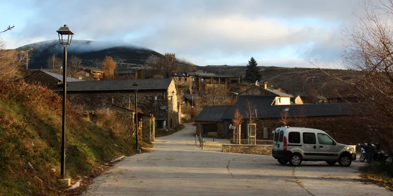 Els veïns d'Éller volen evitar que es puguin fer cases a l'entrada del poble i demanen a Territori que ho impedeixi
