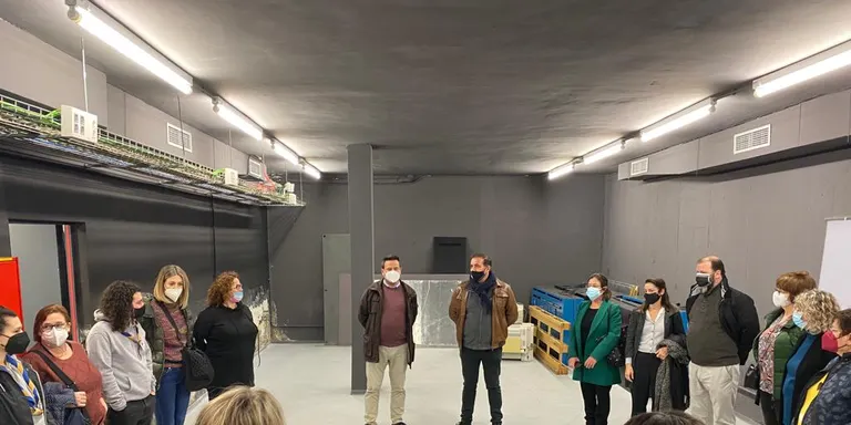 L’Ajuntament de Cambrils lliura les claus del nou local de l’Eixample Platja a les entitats del barri
