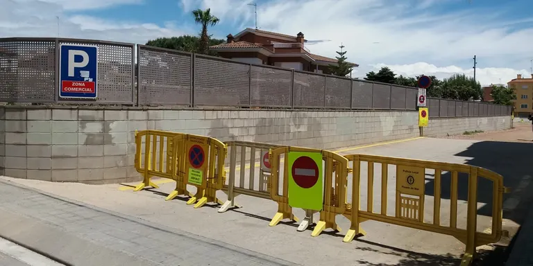 Comencen les obres d'asfaltat al pàrquing de La Mina
