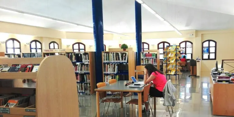 La Biblioteca Municipal Guillem Viladot estrena horari d'estiu