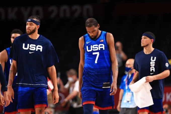 Kevint Durant i el Team USA han tingut que abaixar el cap en el seu debut contra França (83-76)