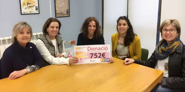 La Cursa de la Dona destina 752 euros a la lluita contra el càncer