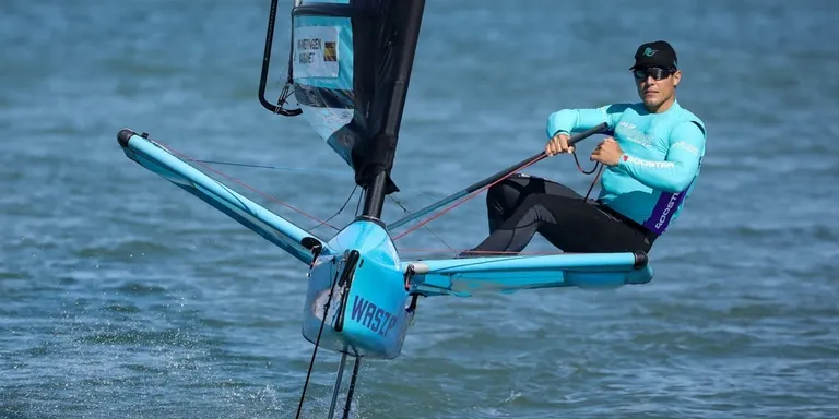 El regatista Ricard Castellví viu el seu primer SailGP a Cadis gràcies al programa Inspire Racing