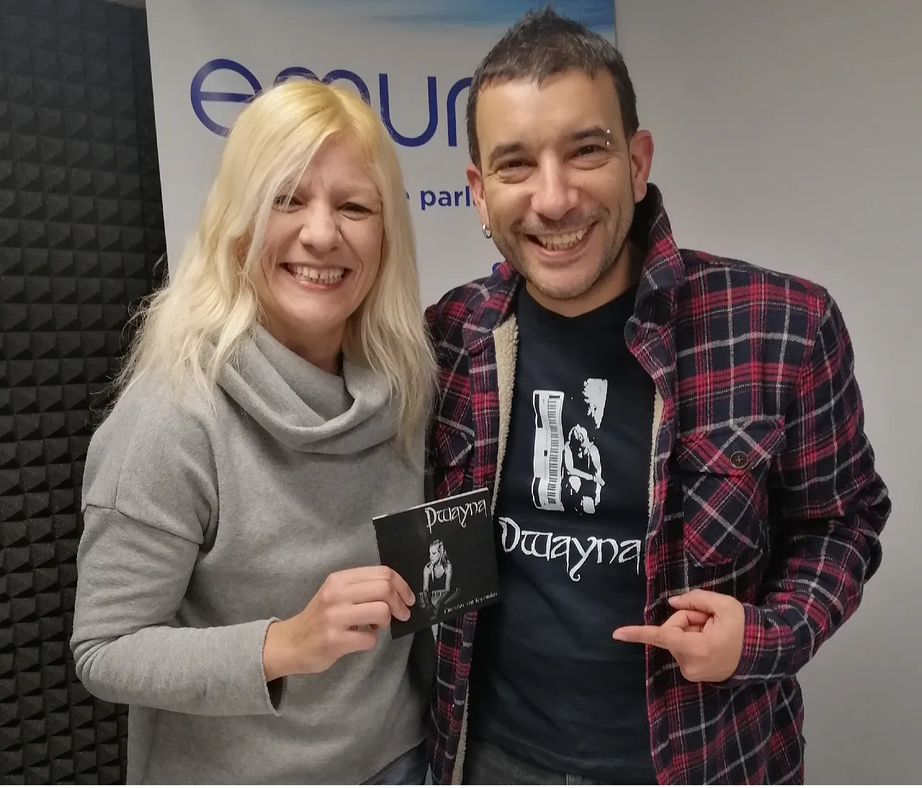 Ona Jove amb la cantautora Dwayna
