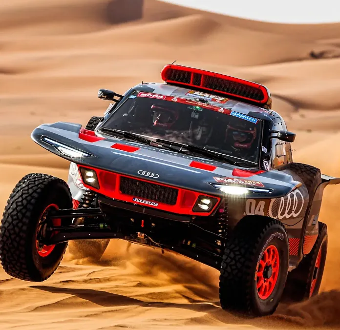 Carlos Sainz i Lucas Cruz salven la 10a etapa del Dakar i continuen líders en la classificació