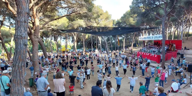 COBLEJANT: Calella és l'últim aplec de Catalunya amb quatre cobles intercalades