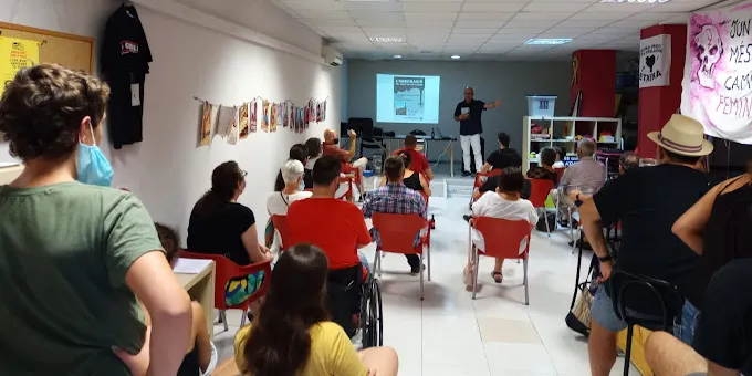 El Casal Popular El Polvorí ofereix classes de conversa per practicar català