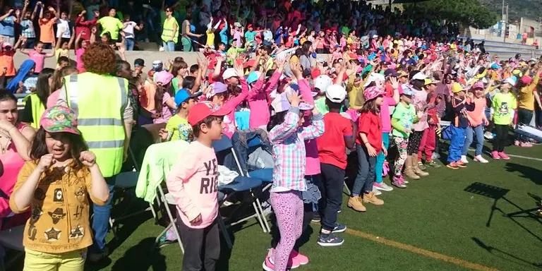 Gran èxit, un any més, de la Cantada Escolar de Pineda, aquest any dedicada al Club Super 3