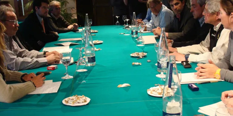 Les escoles d'esquí traslladen al Govern la petició de frenar l'intrusisme