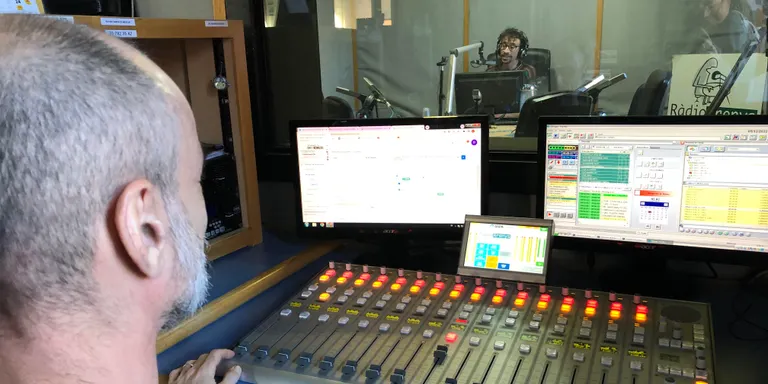 Ràdio Arenys ja té el Decret per a comprar ordinadors nous per a la redacció