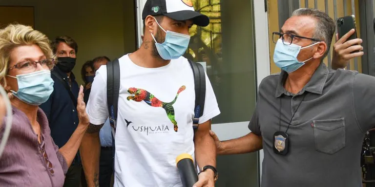 Suposada estafa en l'examen d'italià de Luis Suárez