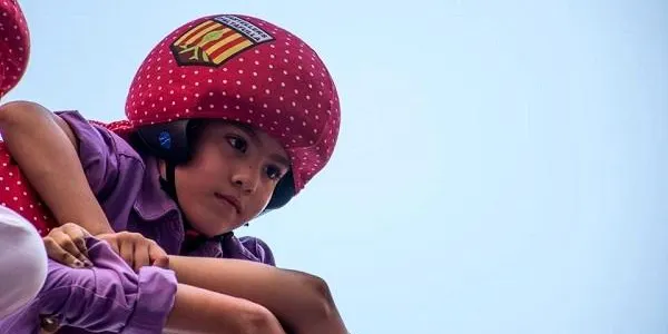 Els Castellers d’Altafulla culminen una diada de rodatge a les festes del barri del Carme de Tarragona