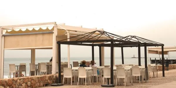 Les terrasses de Botigues de Mar no podran ampliar el seu espai malgrat la impossibilitat d'assentar-se damunt la sorra