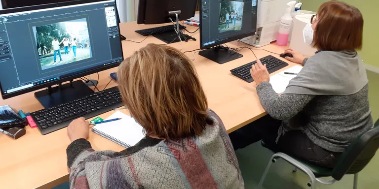 L'Escola d'Adults de Caldes enceta la vuitena edició del curs d'edició digital