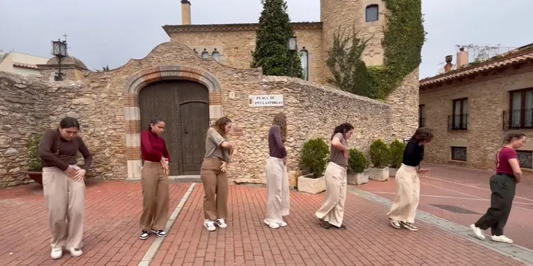 CobosMika grava una peça de dansa contemporània en espais emblemàtics de Begur