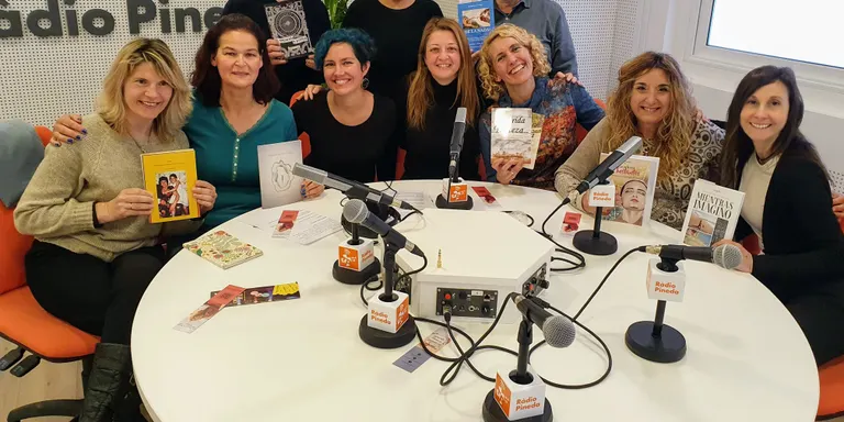 El programa Pineda Es Mou celebra Sant Jordi amb vuit autors/es pinedencs