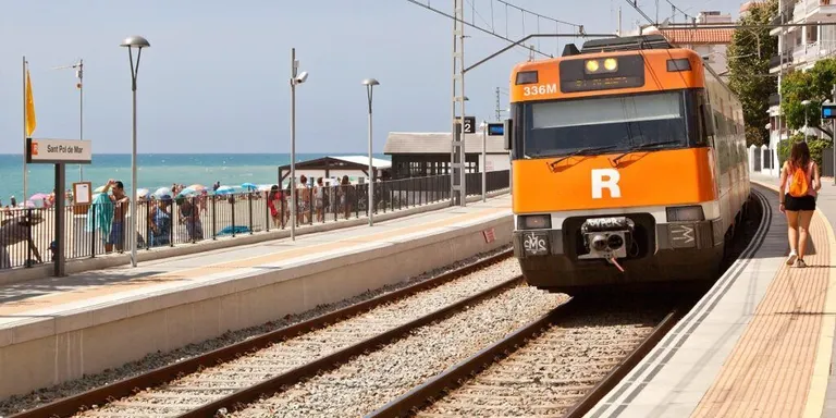 Adif renovarà la instal·lació elèctrica ferroviària entre Arenys de Mar i Maçanet-Massanes.