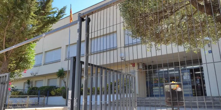Els alumnes de l’Institut Els Tres Turons deixaran de passar fred aquest hivern