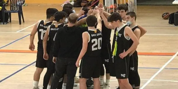 El Junior A del BBG consolida la 2a plaça assaltant la pista del Manyanet Reus (50-57)
