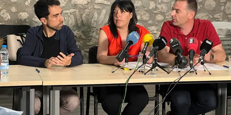 ERC, PSC i CUP presenten el pacte a Ripoll: "Tenim ganes de governar. Representem el 42% dels vots"
