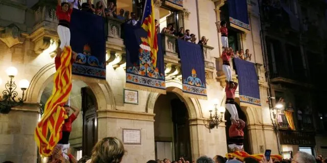 Ja es coneix el resultat del sorteig per gaudir dels actes de Sant Joan des de l’Ajuntament