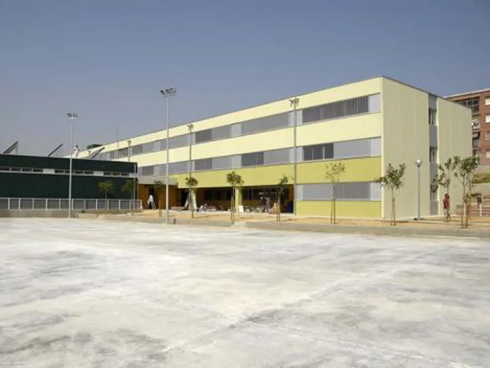 Poc seguiment a Rubí de la vaga d'ensenyament públic convocada per 6 sindicats