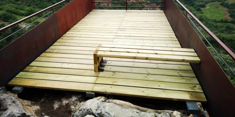 Reobren el mirador dels voltors de Sapeira després d'un any tancat per perill d'esfondrament