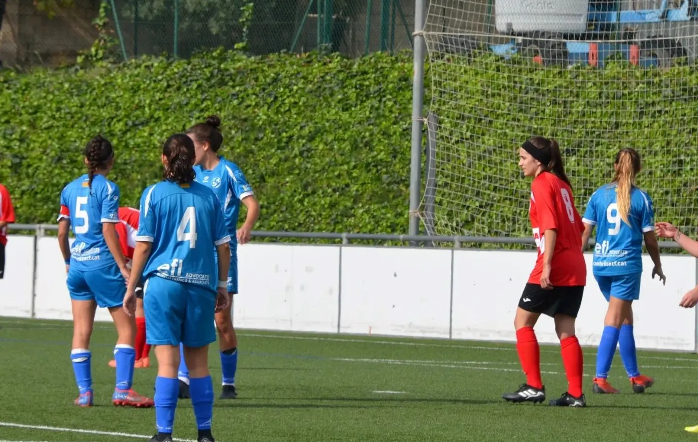 El Cambrils Unió encaixa una dura derrota a casa davant el Viladecans