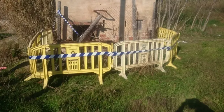 La Policia Local de Pineda inspecciona l'entorn per detectar possibles pous sense protecció