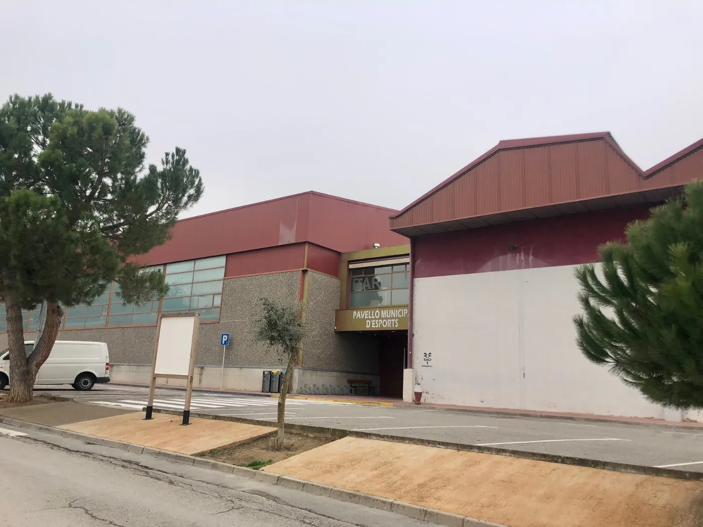 El pavelló nou de Solsona acull diumenge un duel de bàsquet femení de màxim nivell