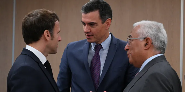 Sánchez, Macron i Costa acorden substituir el Midcat per un corredor d'energia verda entre Barcelona i Marsella