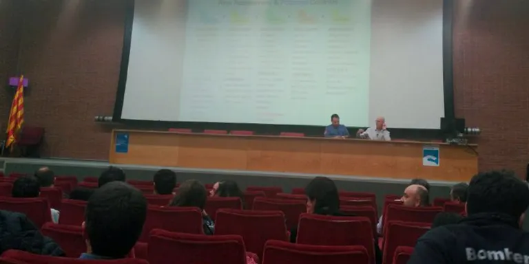 Els Bombers de la Generalitat es formen per afrontar incendis "de sisena generació"