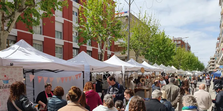 FiraSud ha omplert el centre de Poblenou amb una fira comercial, activitats per la mainada i actuacions musicals