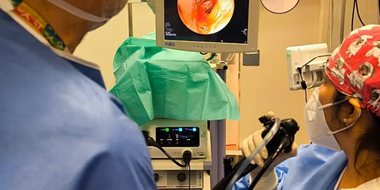 Implanten per primer cop una pròtesi traqueobronquial personalitzada a Catalunya