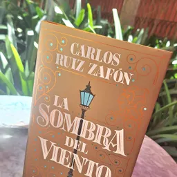 Avui entrevista a Carlos Ruiz Zafón - episode art
