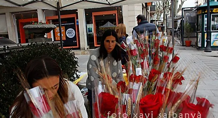 Flors Frèsia també va tenir parada a la Riera ( Foto: Xavi Salbanyà )