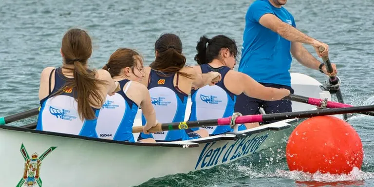 El Club Vent d’Estrop Cambrils es penja sis medalles a la 3a regata de la Lliga Catalana de Batel