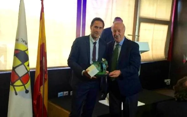 Vicente Moreno rep el Premi Ramón Cobo