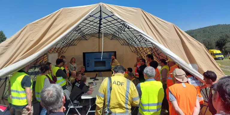 Les ADF del Solsonès participen en un exercici d'incendi forestal a Santa Maria d'Oló i Avinyó per millorar la coordinació dels cossos d'emergència