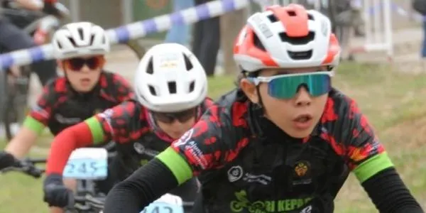 Vint alumnes de l’Escola de la Penya Ciclista d’Altafulla debuten en el Campionat de Catalunya de BTT al Vendrell