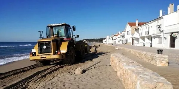 L’Ajuntament d’Altafulla posa a punt la platja per la Setmana Santa